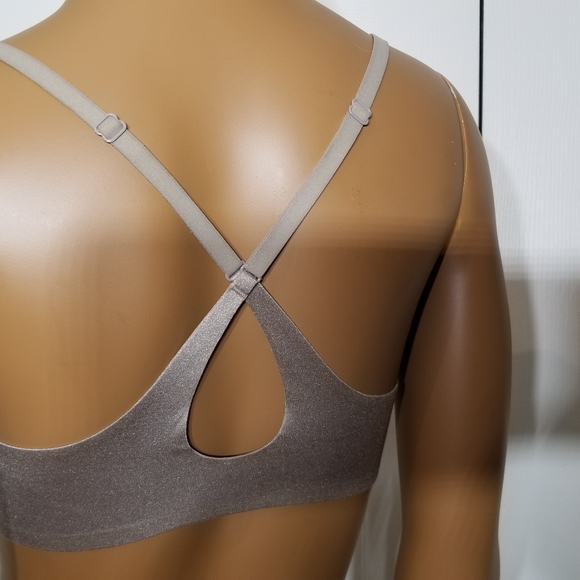 Victoria Secret's Bra - Picture 2 of 2